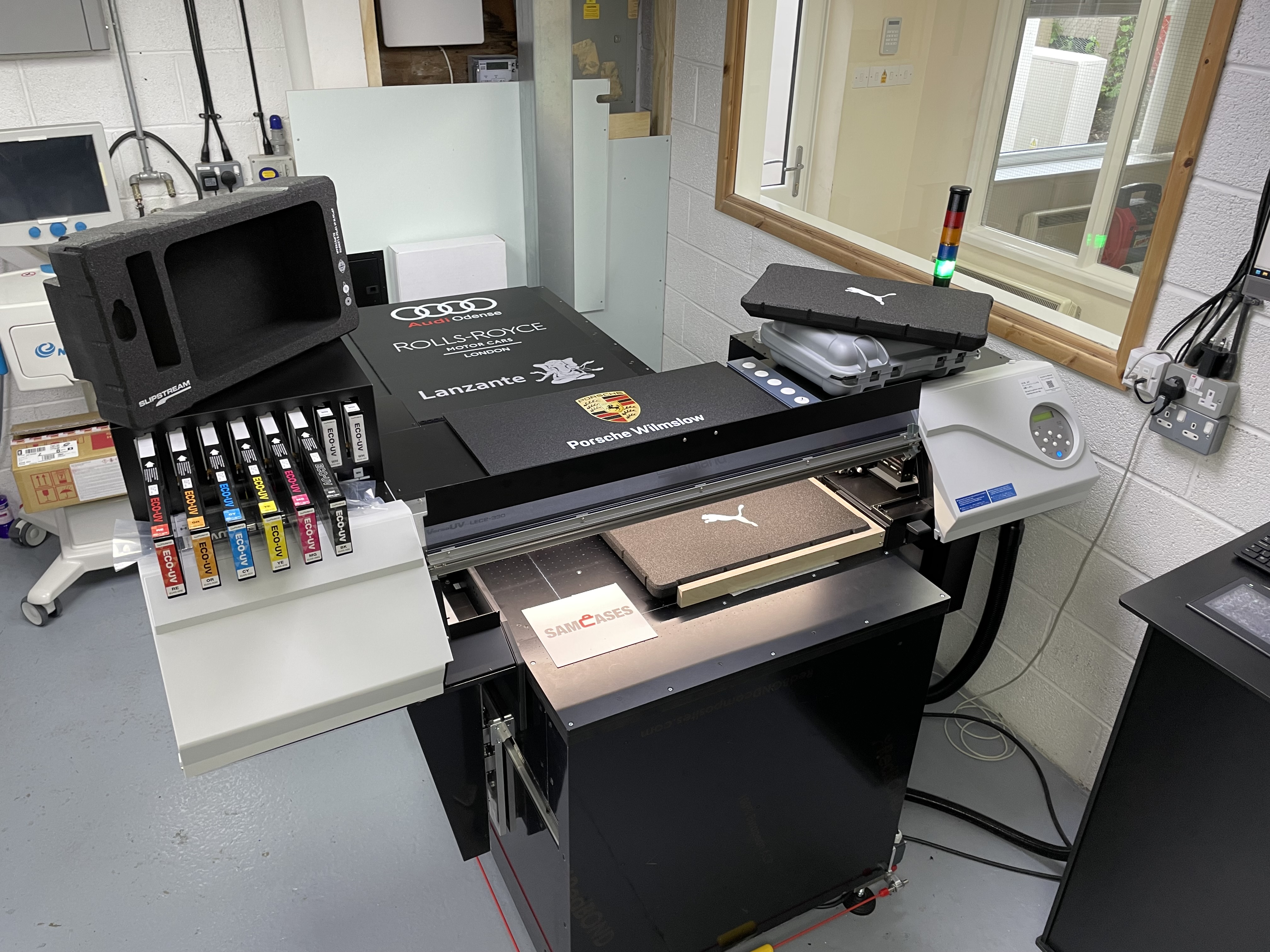 Work with Roland DG VersaUV S series printers